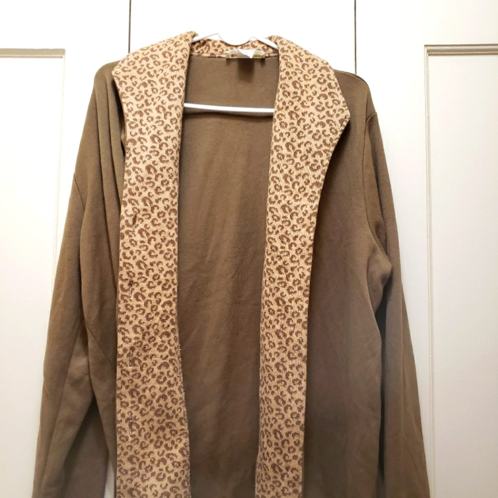 Animal print button front Cardigan size 1X(XL)